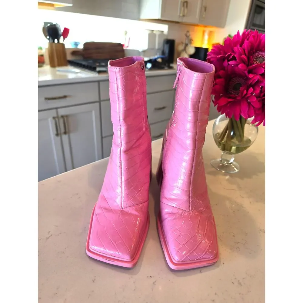 Circus /Layla Bootie in Pink Carnation by Sam Edelman/ Chunky Heel